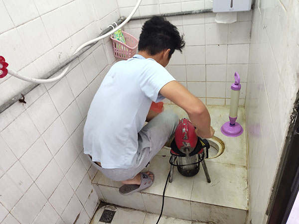 惠阳管道堵塞冒臭气 专业师傅现场解决问题