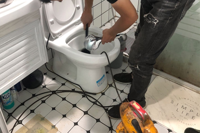 惠阳马桶堵塞自己疏通还是找师傅?专业上门服务让你省时更省心